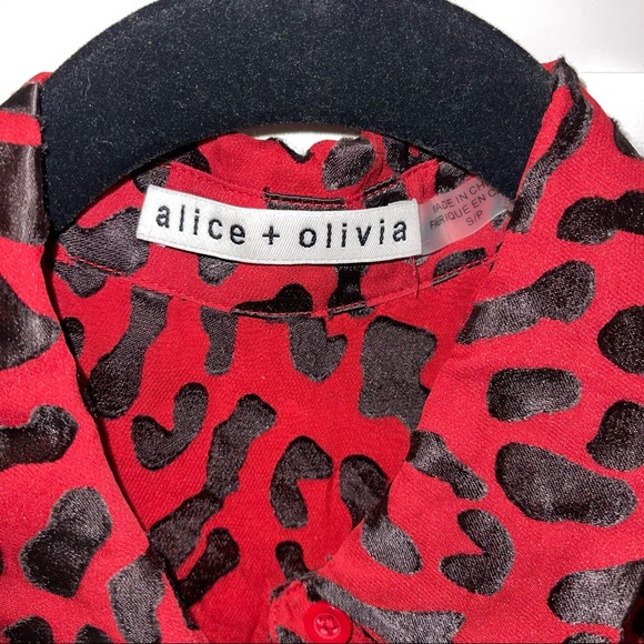 Alice + Olivia Red Willa Placket Leopard Print Blouse Small - Picture 6 of 9